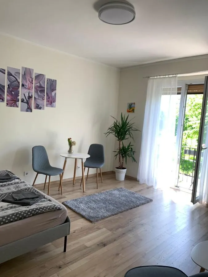 Vilagos, Kellemes Lakas, Jo Koezlekedessel Budapest Hungary